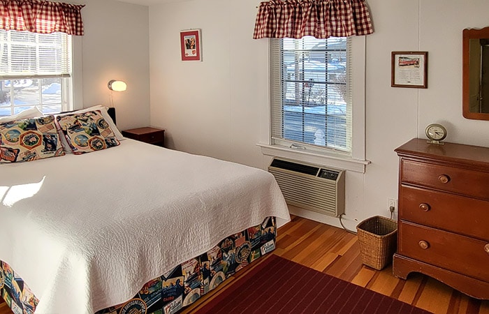 White Lamb Cottage bedroom