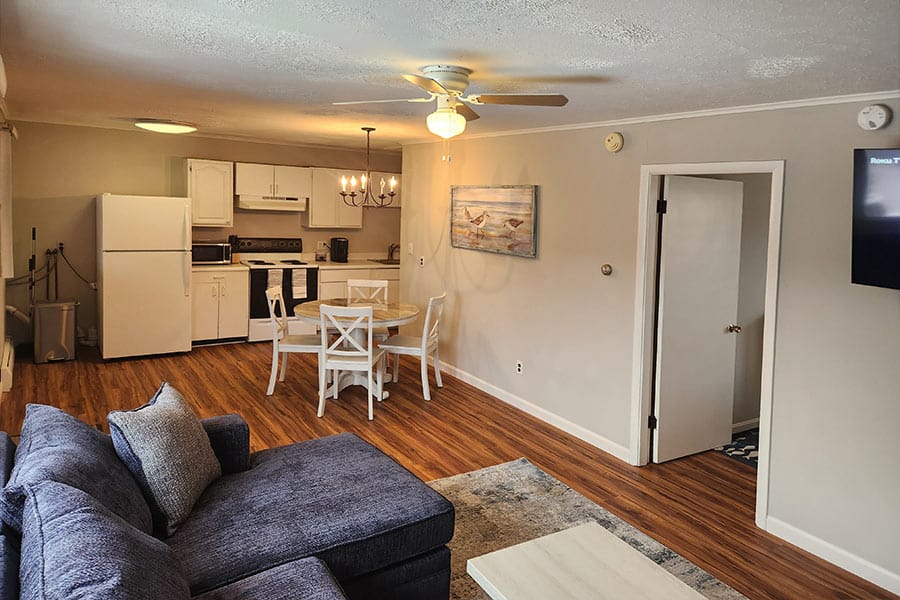 33B kitchen living room