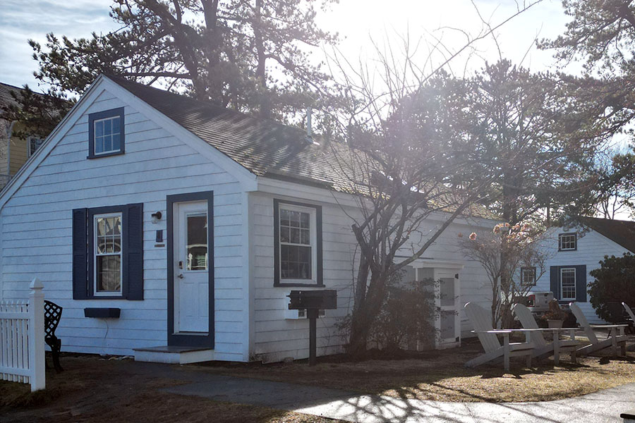 Cottage 8 sunny exterior