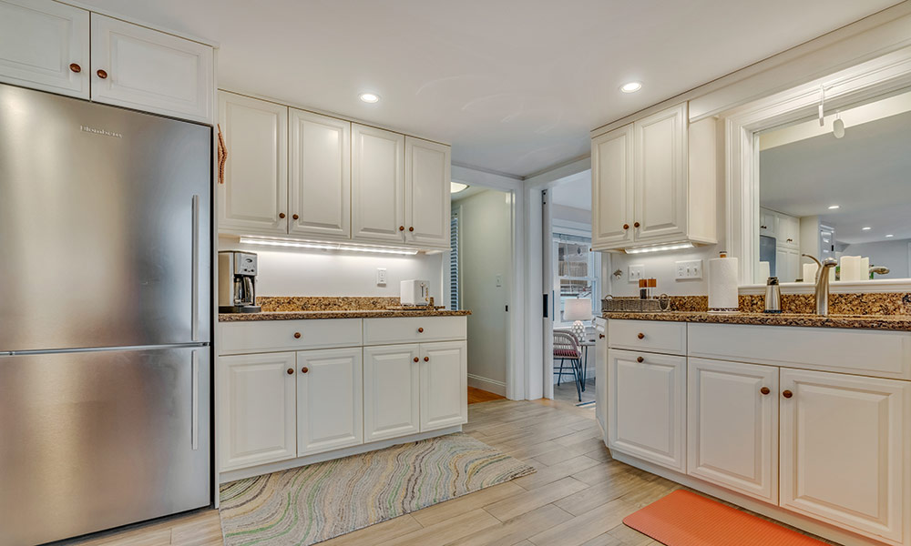 union house kitchen counter space